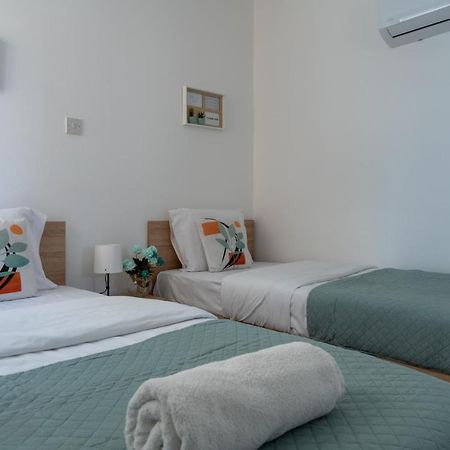לרנקה Andrea 3-Bedroom Apt In Mackenzie מראה חיצוני תמונה